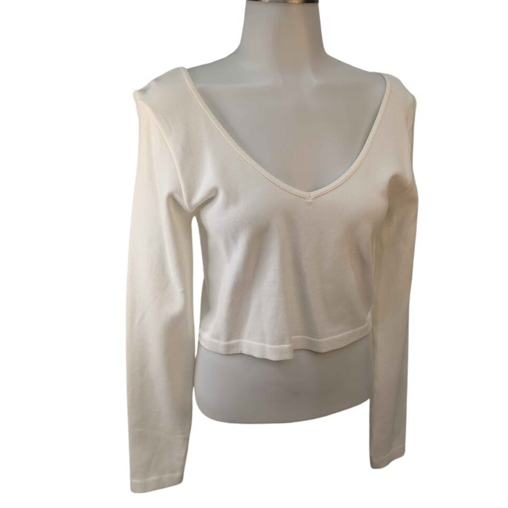 Aeropostale ~ Cream ~ Ribbed Long Sleeve Crop Top ~ Super Soft ~ Large ~ NWOT